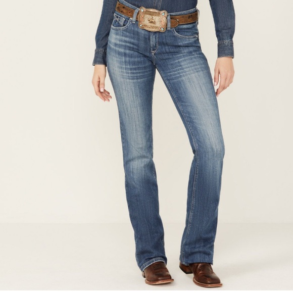 NWT Women's ARIAT Bootcut Jeans - Picture 1 of 9